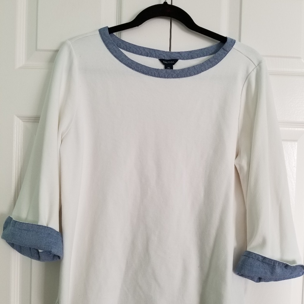 White t-shirt
